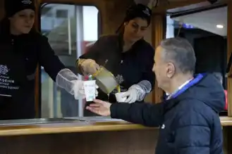 Belediye'den Sıcak Çorba İkramı: Vatandaş Memnun!
