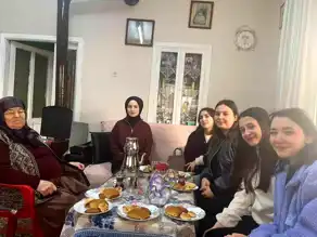 Aydın Öğrencileri Yaşlıları ve Çocukları Ziyaret Etti