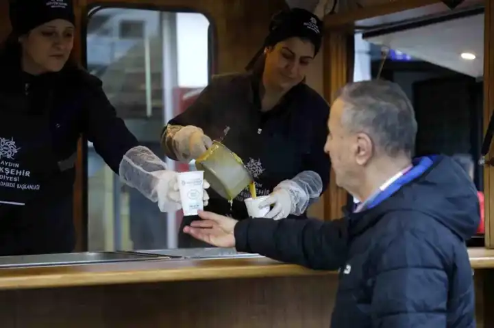 Belediye'den Sıcak Çorba İkramı: Vatandaş Memnun!