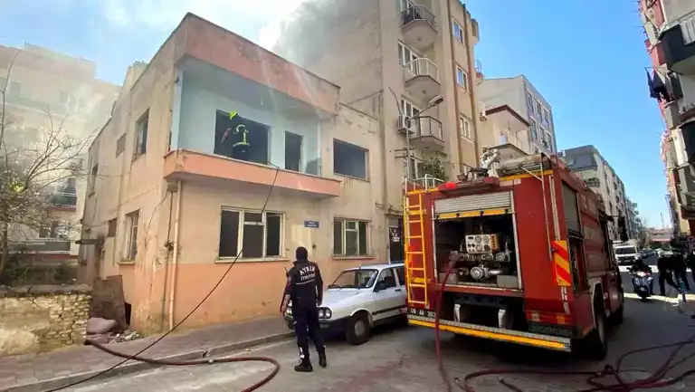 Aydın'da Metruk Binalarda Yangın!