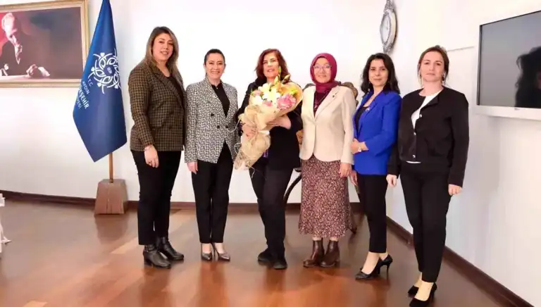 Belediye Başkanı'na Kadınlardan Ziyaret