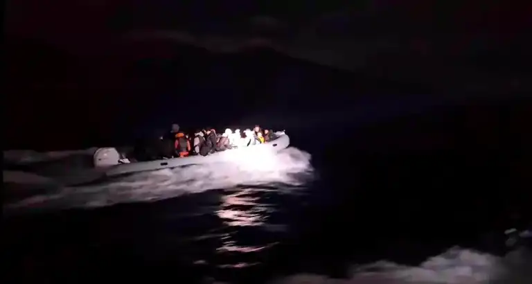 Kuşadası'nda 20 Düzensiz Göçmen Yakalandı