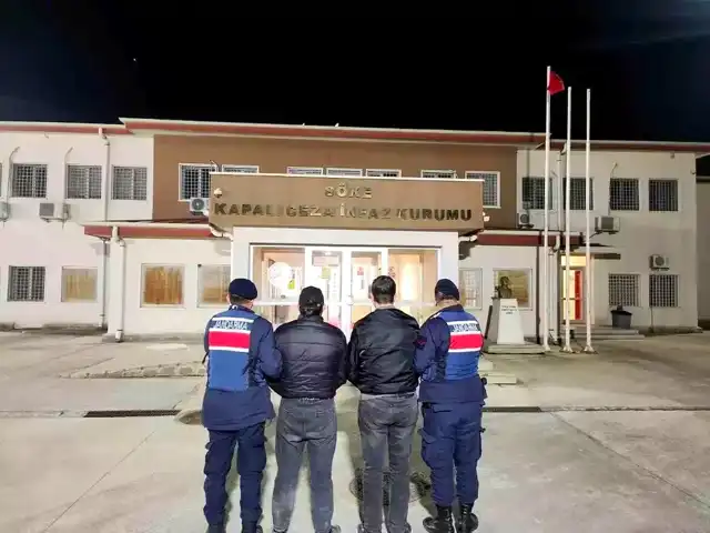 Kuşadası'nda Göçmen Operasyonu: 30 Kişi ve 2 Kaçakçı Yakalandı