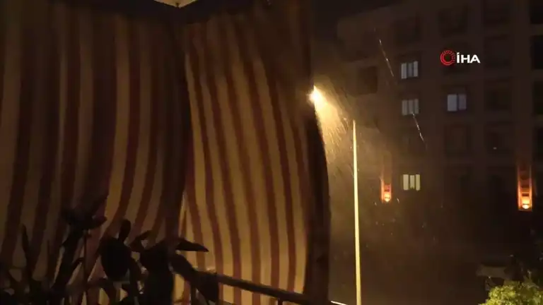 Aydın'ın İlçesinde Yağmur Felaketi: Evler Sular Altında