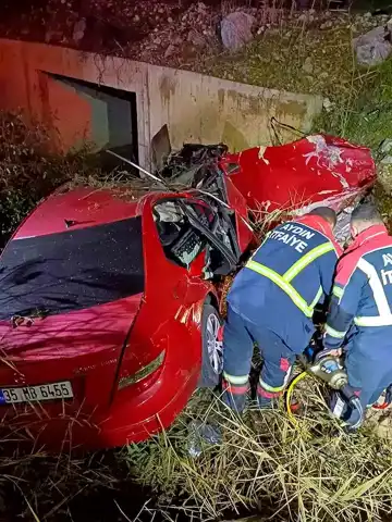 Söke'de Otomobil Kanal Kazası: 2 Yaralı
